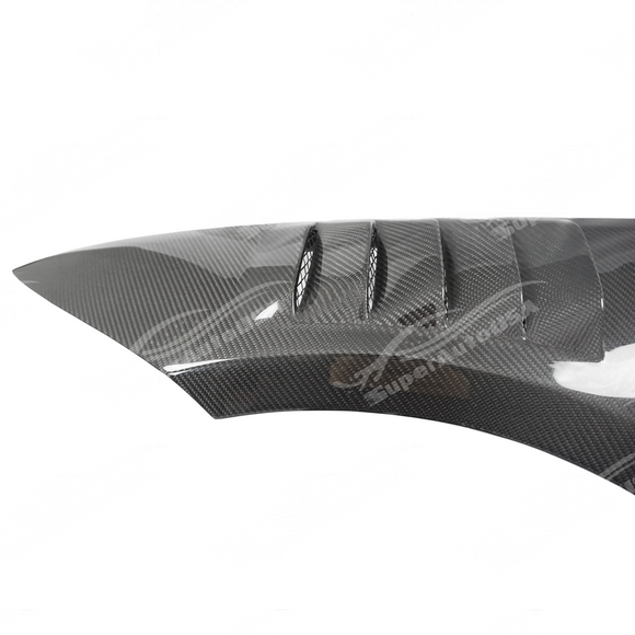 Detailed SuperAutoUSA carbon fiber weave on the front side vented fender