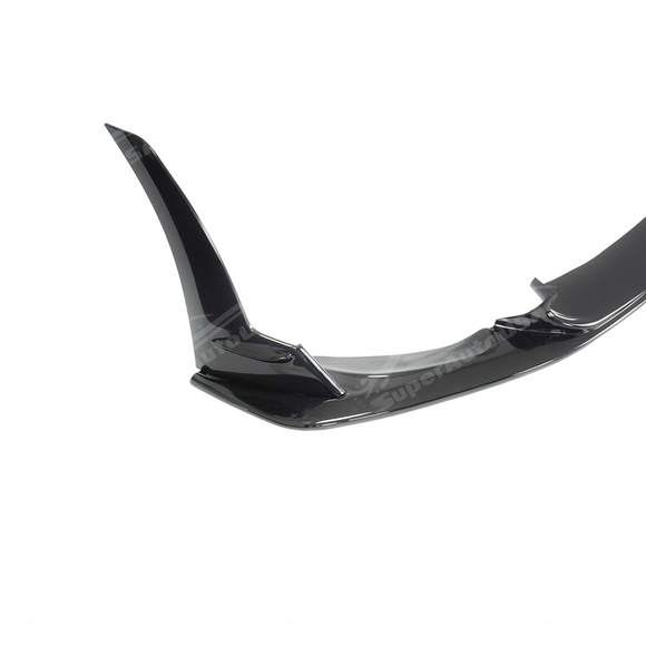 BMW F80 M3 in motion with VTEN rear corner splitters