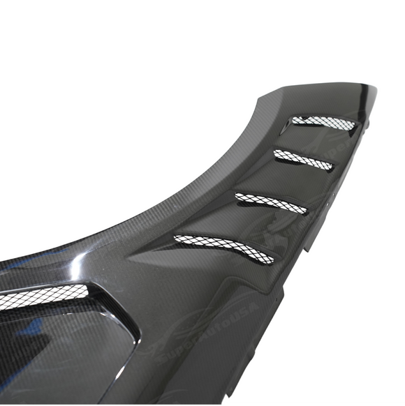 Seamless integration of the SuperAutoUSA carbon vents with the 4 Series signature body lines