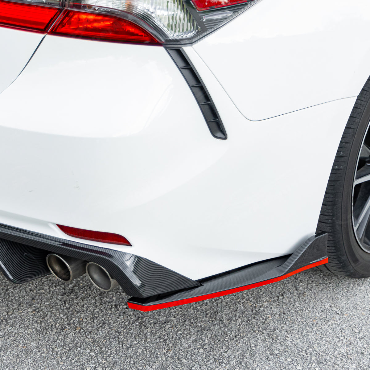 Led Rear Diffuser Lamp Fit 2018-2024 Toyota Camry LED Rear Diffuser & Corner Splitters ...