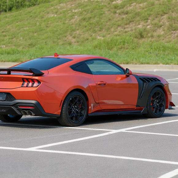 High-gloss carbon fiber print side skirts for Ford Mustang 2024-2026