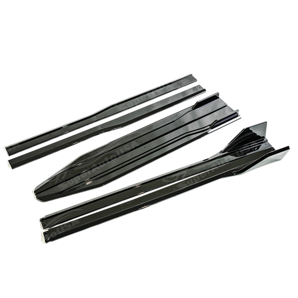 GT500 style side skirt splitter creating a visual lowering effect on Mustang S650