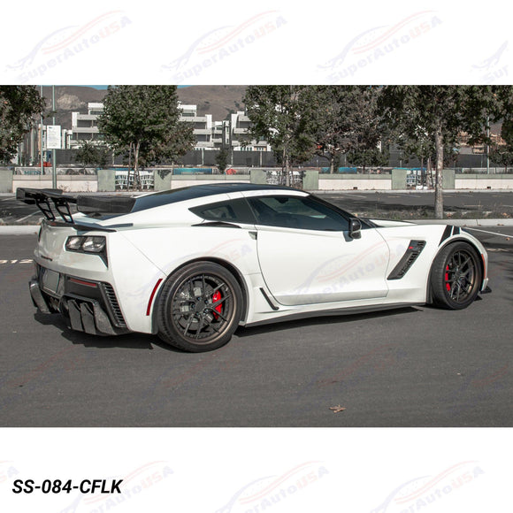Se adapta a la extensión del panel basculante de faldones laterales estilo Z06 de Corvette C7 2014-19