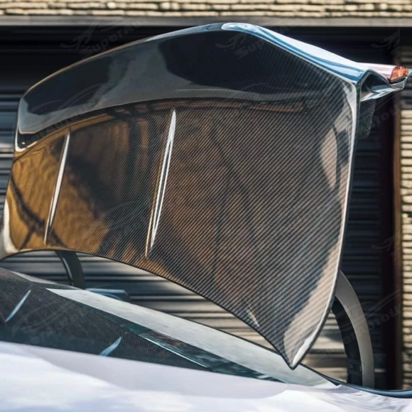 High-performance carbon fiber trunk for 2025 BMW G82 M4 by SuperAutoUSA.
