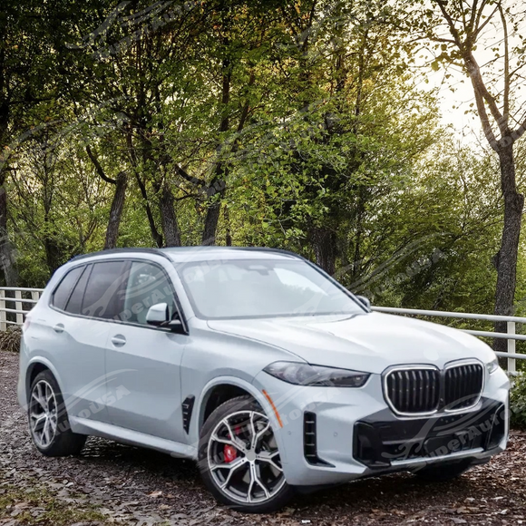 Seamless integration of glossy black LED grilles insert on a black BMW X5 G05