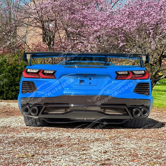 Detailed edge of the rear lid roof window visor spoiler